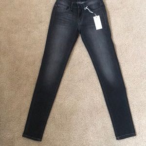 NWT GREY KANCAN SKINNY JEANS
